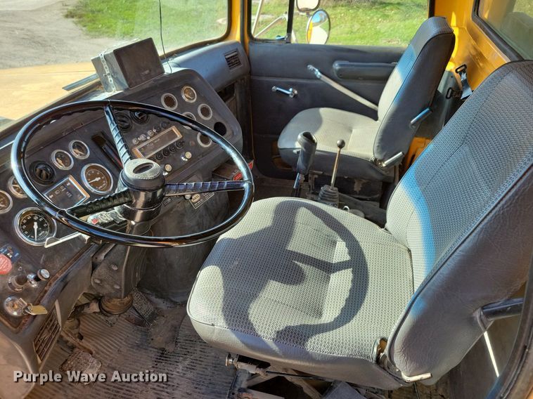 image for item LO9936 1988 Ford LTS9000  dump truck