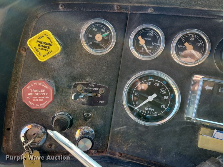 image for item LO9936 1988 Ford LTS9000  dump truck