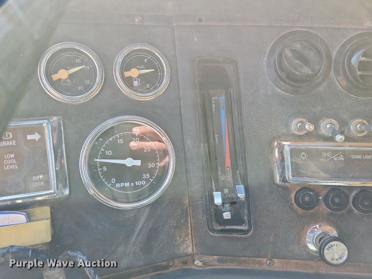 image for item LO9936 1988 Ford LTS9000  dump truck