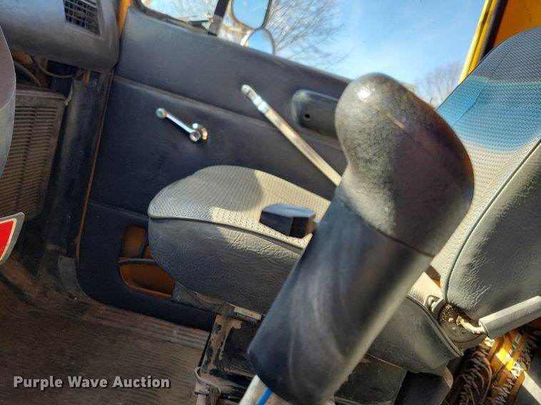 image for item LO9936 1988 Ford LTS9000  dump truck