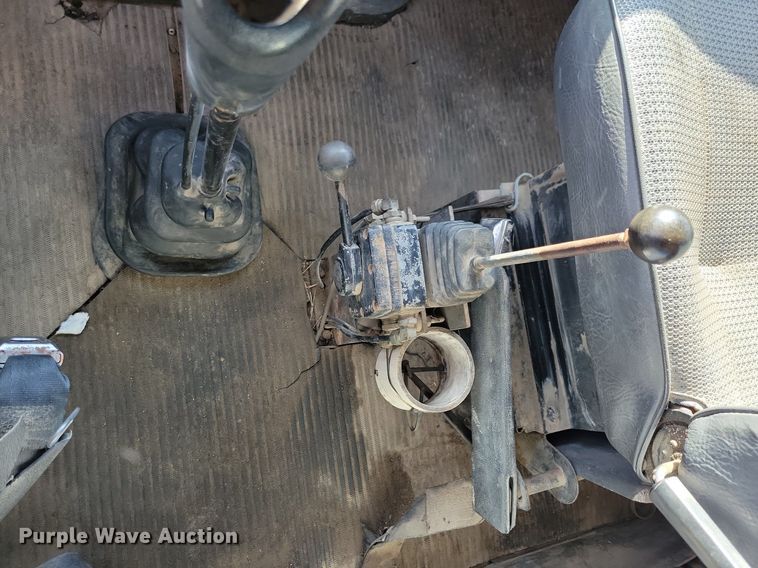 image for item LO9936 1988 Ford LTS9000  dump truck