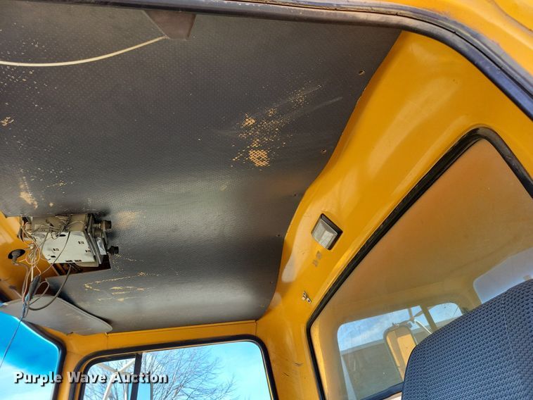 image for item LO9936 1988 Ford LTS9000  dump truck