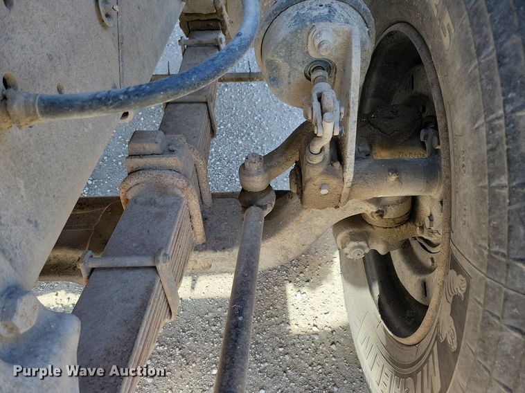 image for item LO9936 1988 Ford LTS9000  dump truck