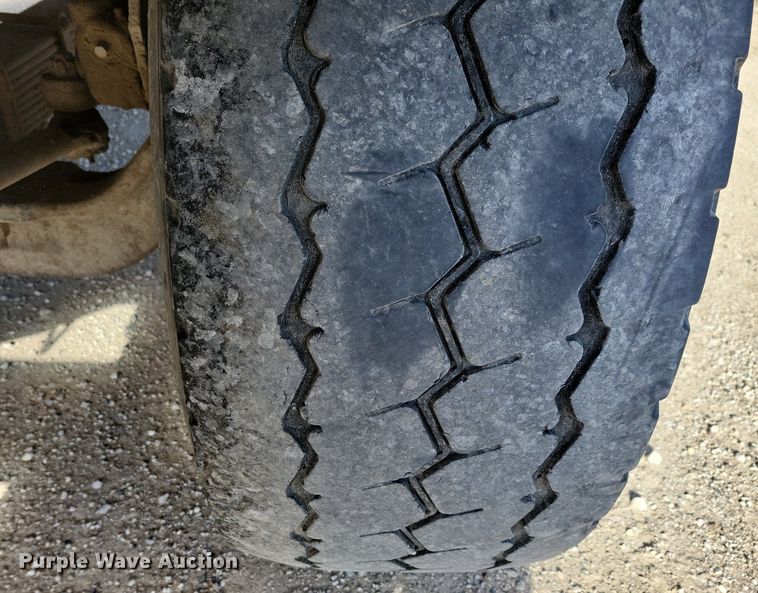 image for item LO9936 1988 Ford LTS9000  dump truck