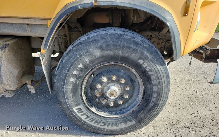 image for item LO9936 1988 Ford LTS9000  dump truck