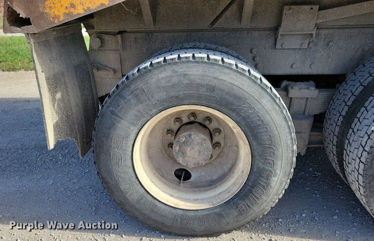 image for item LO9936 1988 Ford LTS9000  dump truck