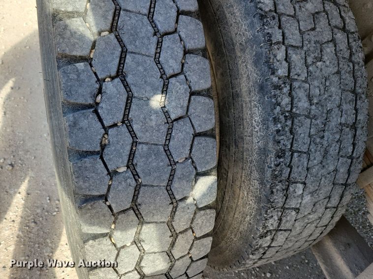 image for item LO9936 1988 Ford LTS9000  dump truck