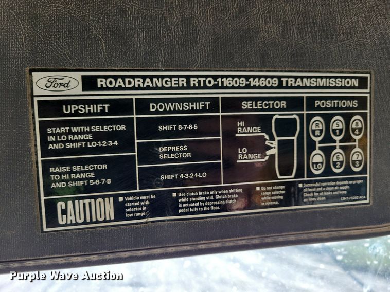 image for item LO9937 1988 Ford LTS9000  dump truck