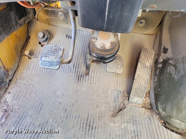 image for item LO9937 1988 Ford LTS9000  dump truck