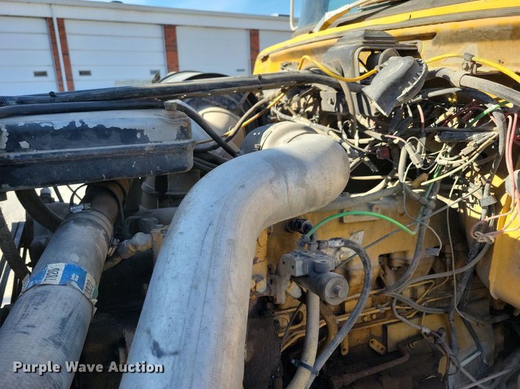 image for item LO9937 1988 Ford LTS9000  dump truck