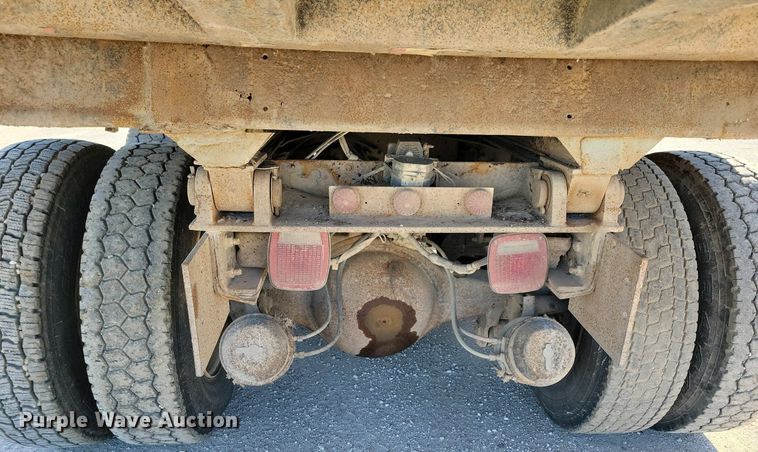 image for item LO9937 1988 Ford LTS9000  dump truck