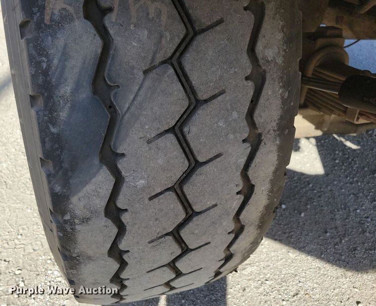 image for item LO9937 1988 Ford LTS9000  dump truck