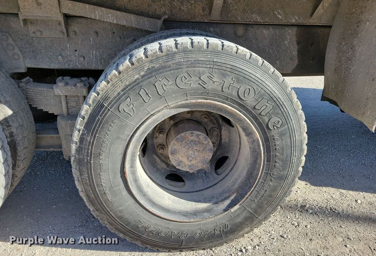 image for item LO9937 1988 Ford LTS9000  dump truck