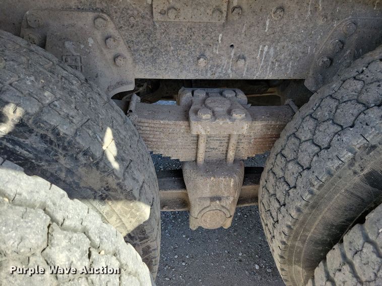 image for item LO9937 1988 Ford LTS9000  dump truck