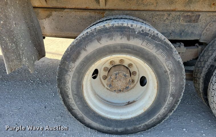 image for item LO9937 1988 Ford LTS9000  dump truck