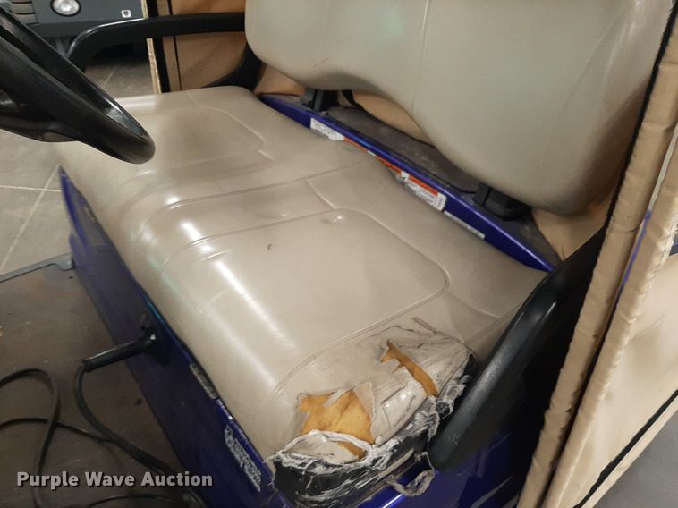 image for item LX9792 Yamaha  golf cart