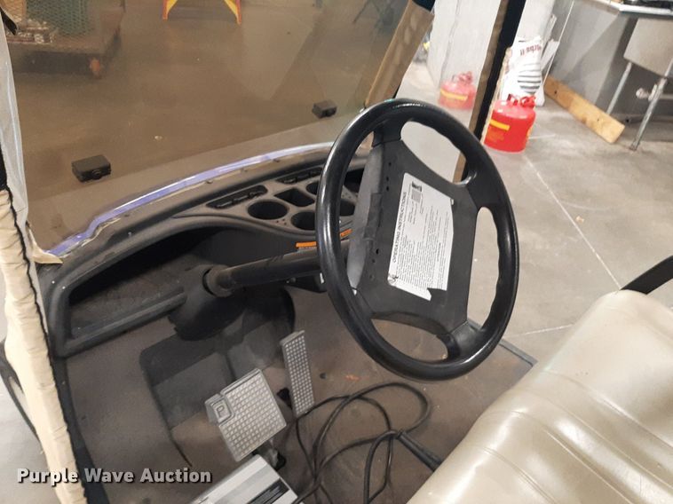 image for item LX9792 Yamaha  golf cart