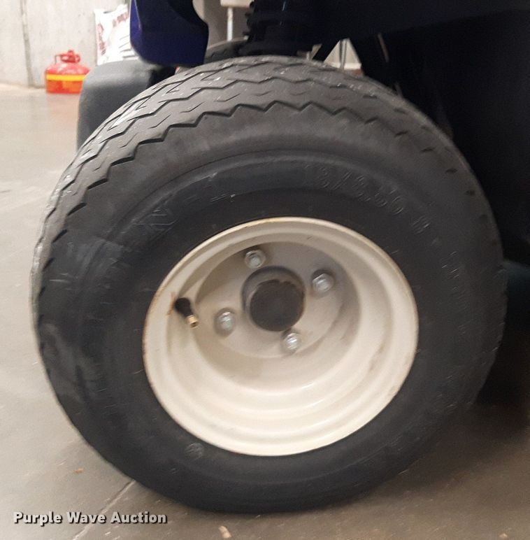 image for item LX9792 Yamaha  golf cart