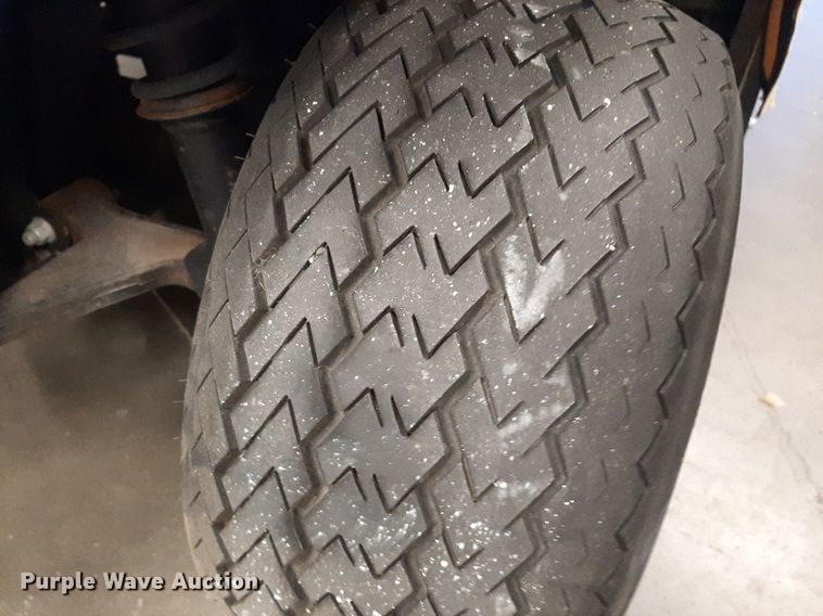 image for item LX9792 Yamaha  golf cart