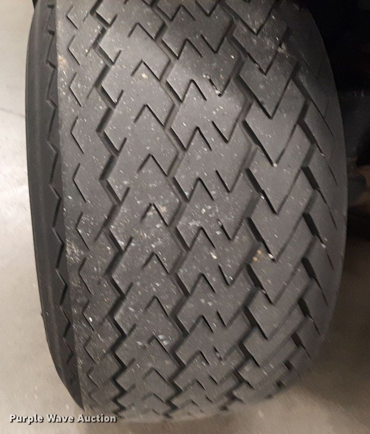 image for item LX9792 Yamaha  golf cart