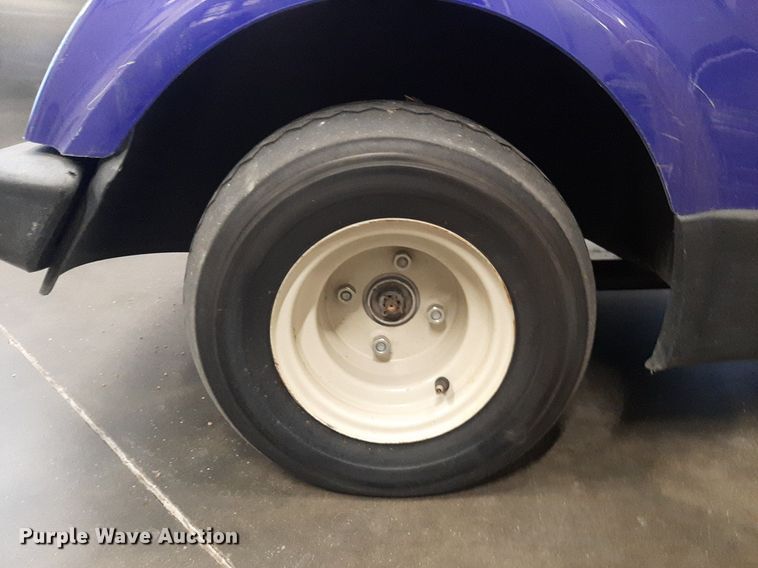 image for item LX9792 Yamaha  golf cart