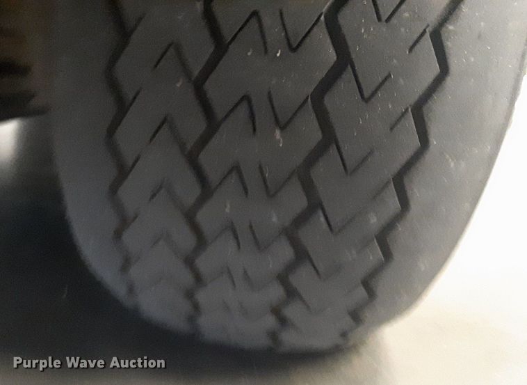 image for item LX9792 Yamaha  golf cart