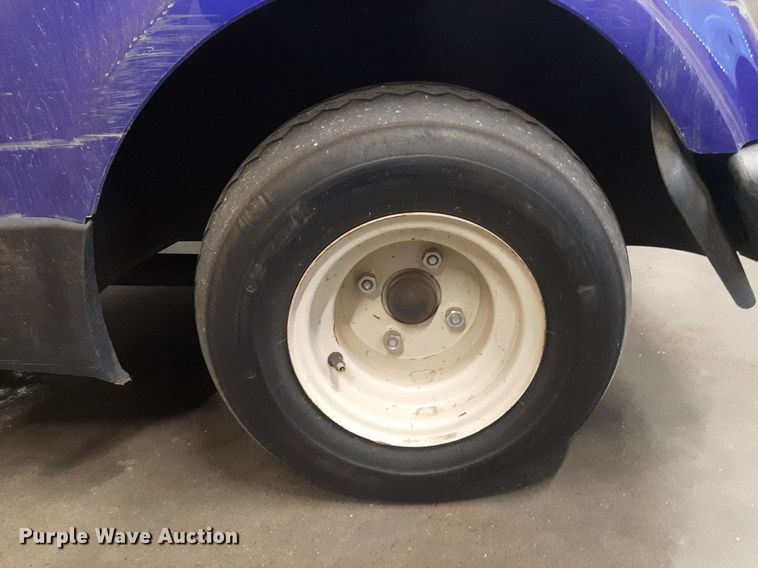 image for item LX9792 Yamaha  golf cart