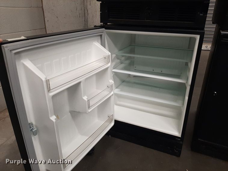 (9) Uline ULN29RB13 mini refrigerators in Wichita, KS Item LX9793