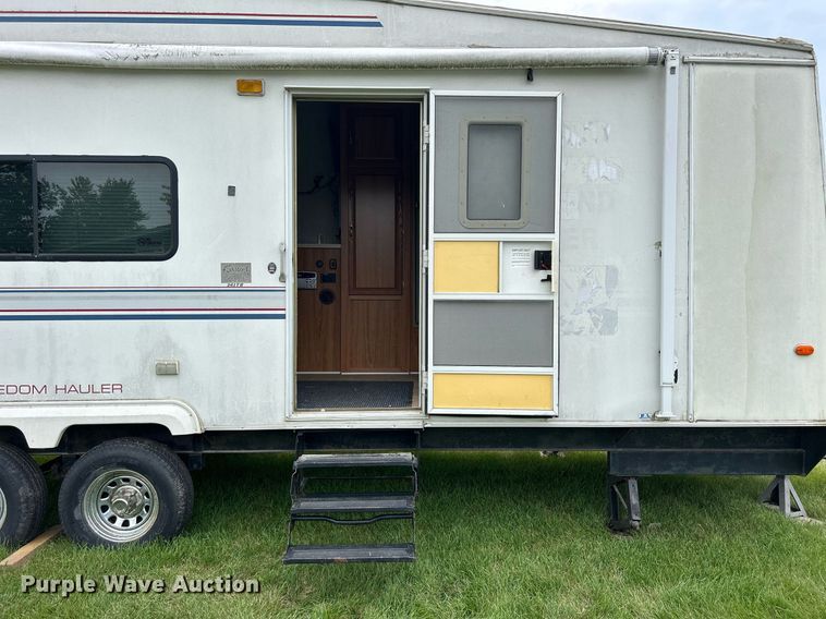 image for item MD9034 2001 Coachmen Catalina  toy hauler camper