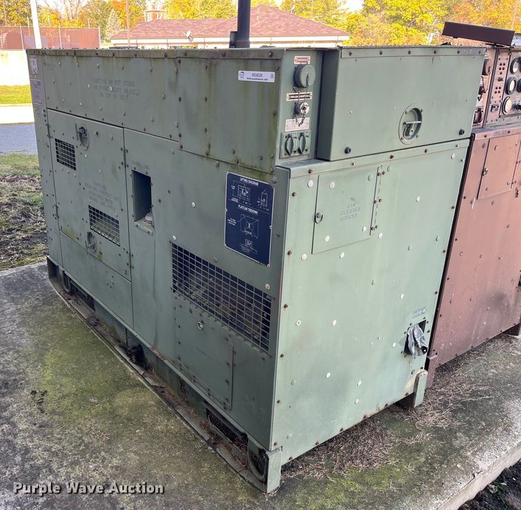 image for item MG9529 1993 Us Department Of Defense MEP-806A  generator