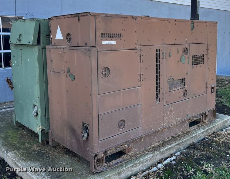 image for item MG9530 1993 Us Department Of Defense MEP-806A  generator