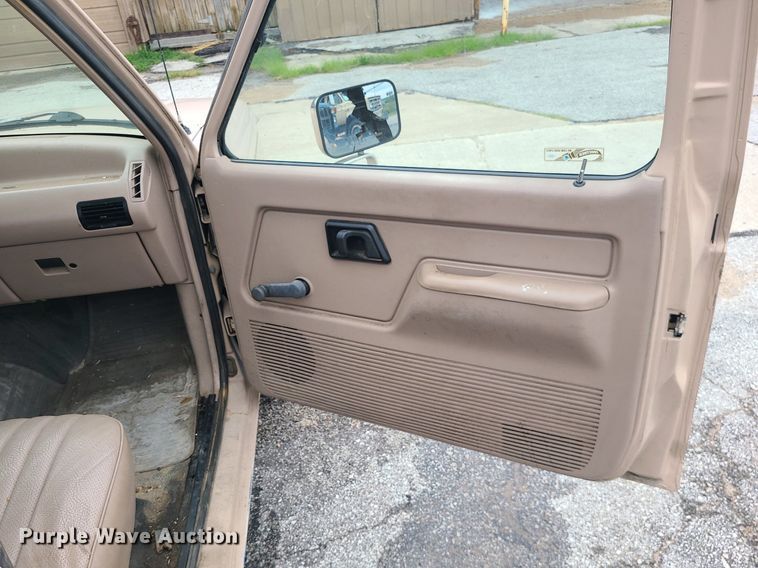 image for item MG9694 1992 Ford Ranger  pickup truck