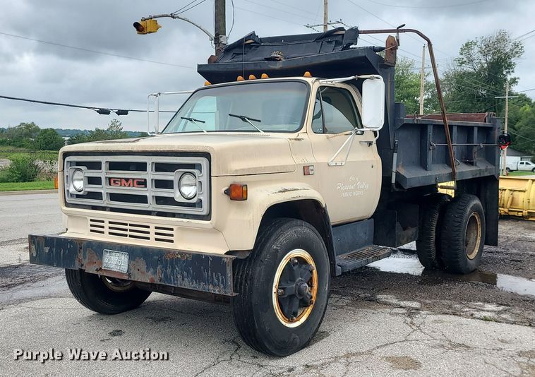 image for item MG9695 1987 GMC 7000  dump truck