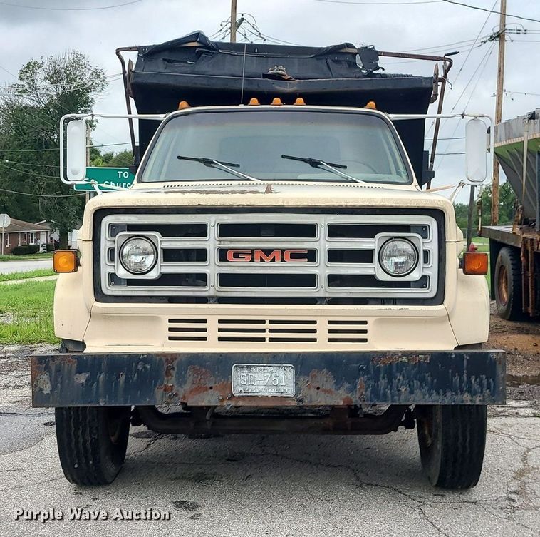 image for item MG9695 1987 GMC 7000  dump truck