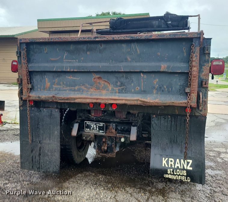 image for item MG9695 1987 GMC 7000  dump truck