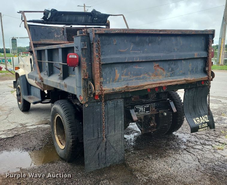 image for item MG9695 1987 GMC 7000  dump truck