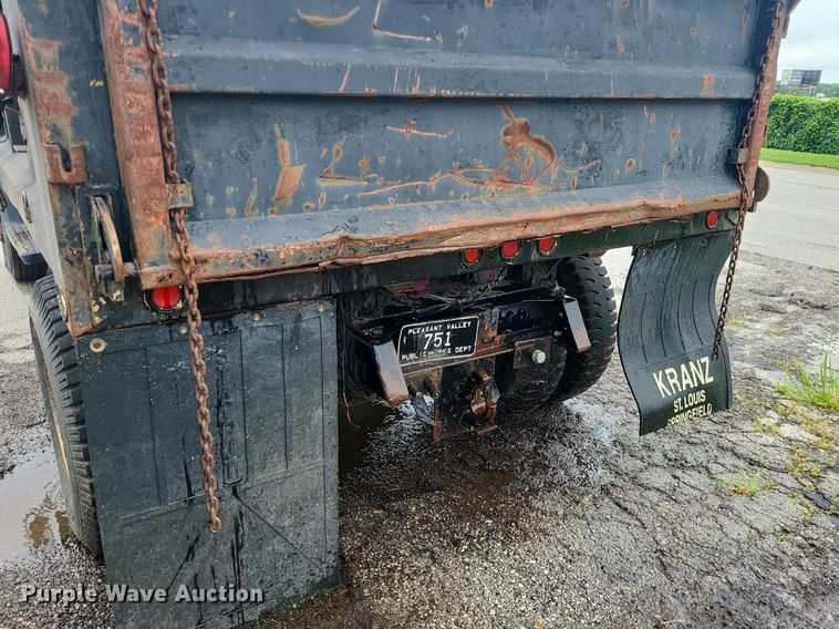 image for item MG9695 1987 GMC 7000  dump truck