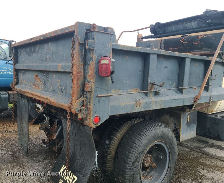 image for item MG9695 1987 GMC 7000  dump truck