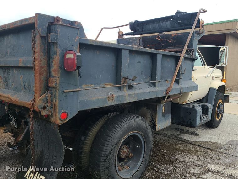 image for item MG9695 1987 GMC 7000  dump truck