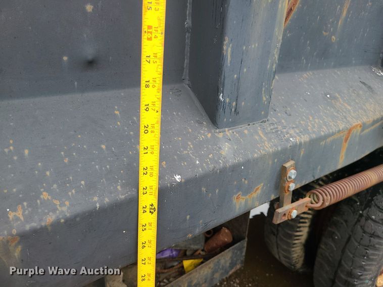 image for item MG9695 1987 GMC 7000  dump truck