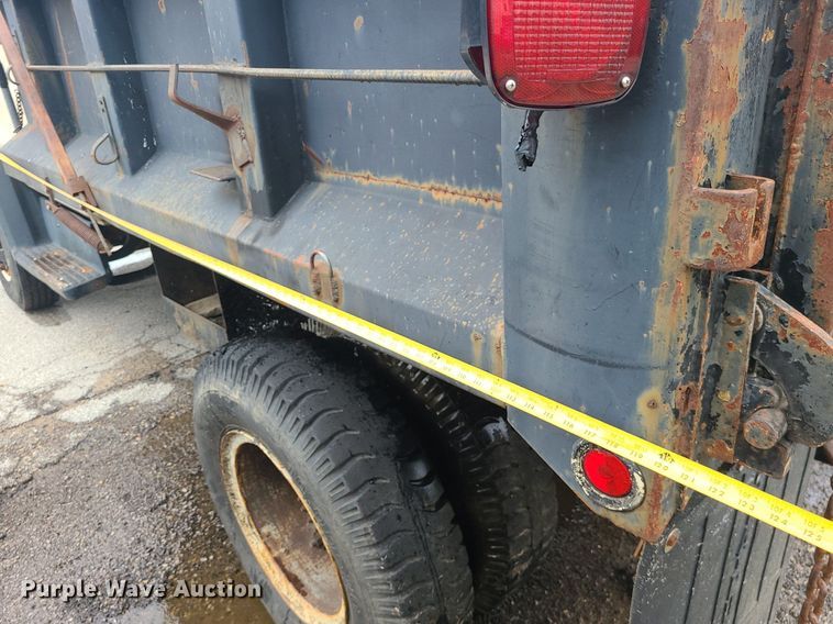 image for item MG9695 1987 GMC 7000  dump truck