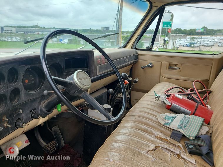 image for item MG9695 1987 GMC 7000  dump truck