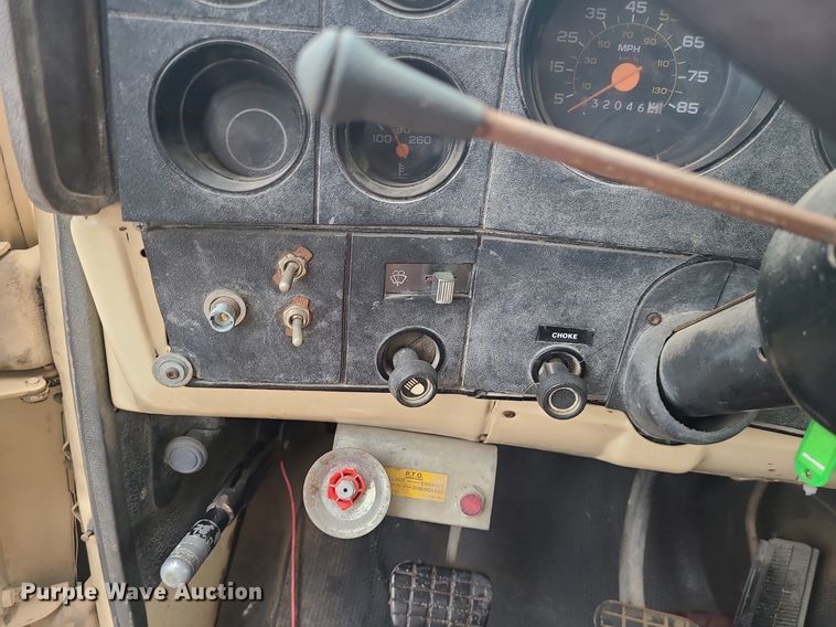 image for item MG9695 1987 GMC 7000  dump truck