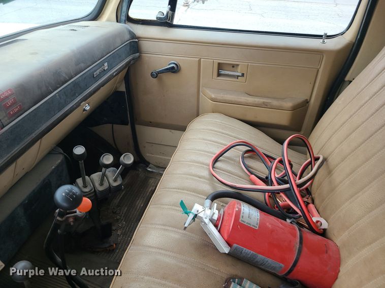 image for item MG9695 1987 GMC 7000  dump truck