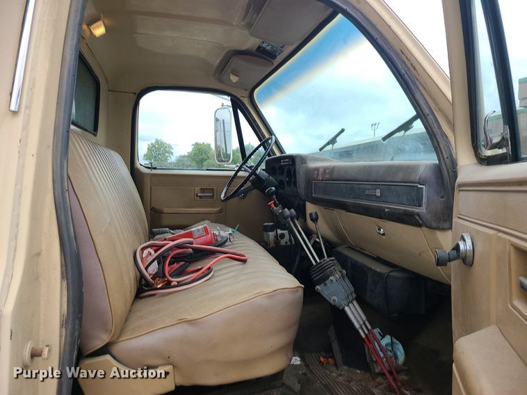 image for item MG9695 1987 GMC 7000  dump truck