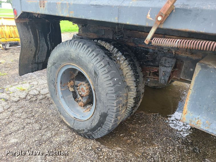 image for item MG9695 1987 GMC 7000  dump truck