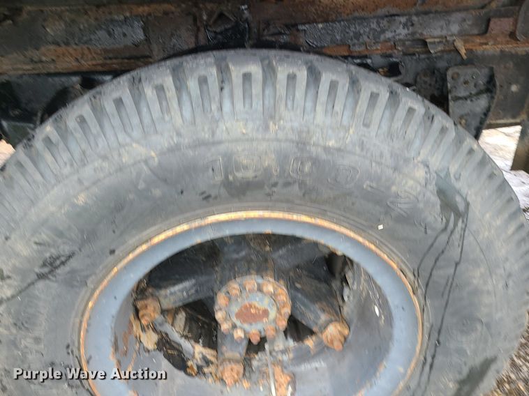 image for item MG9695 1987 GMC 7000  dump truck