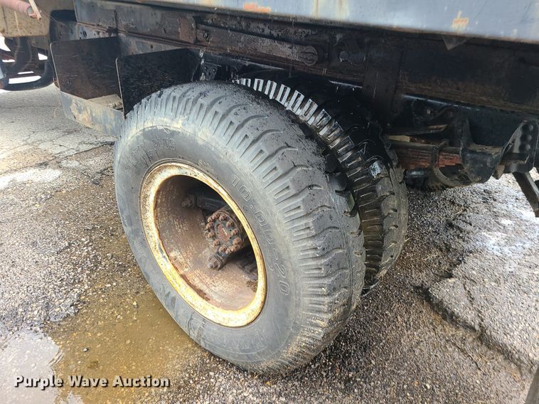 image for item MG9695 1987 GMC 7000  dump truck