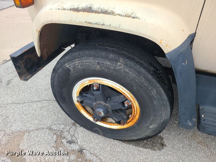 image for item MG9695 1987 GMC 7000  dump truck