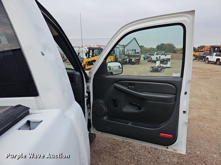 image for item MH9444 2006 Chevrolet Silverado 1500  pickup truck